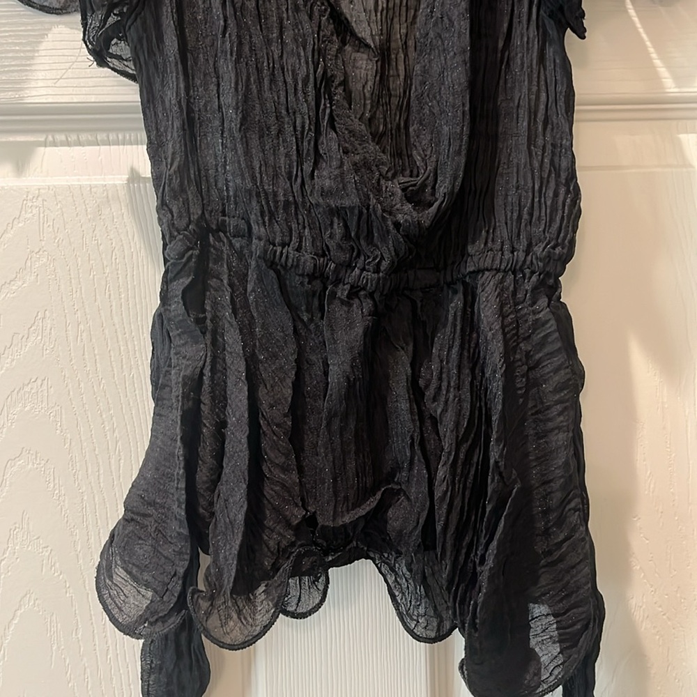 Chic Black Ruffled Blouse - Picture 5 of 6